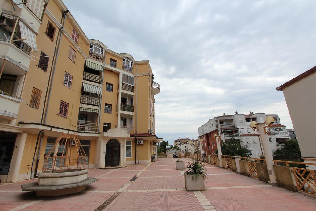 Room Roma Rovinj Bagian luar foto