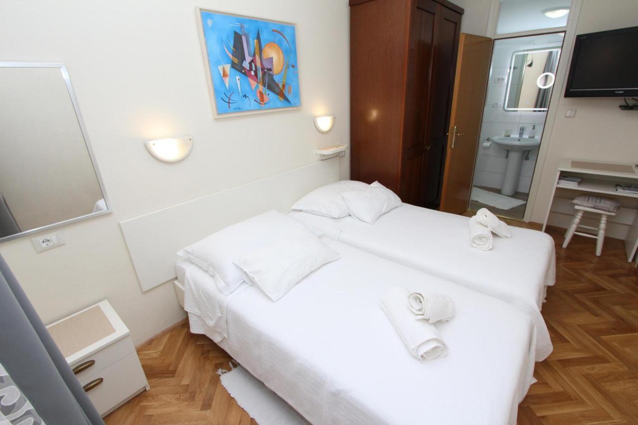 Room Roma Rovinj Bagian luar foto