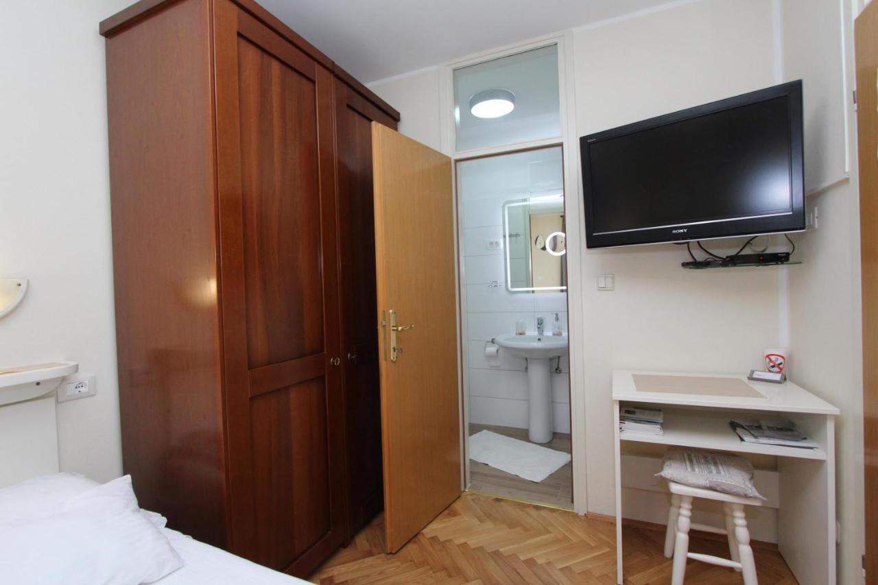 Room Roma Rovinj Bagian luar foto